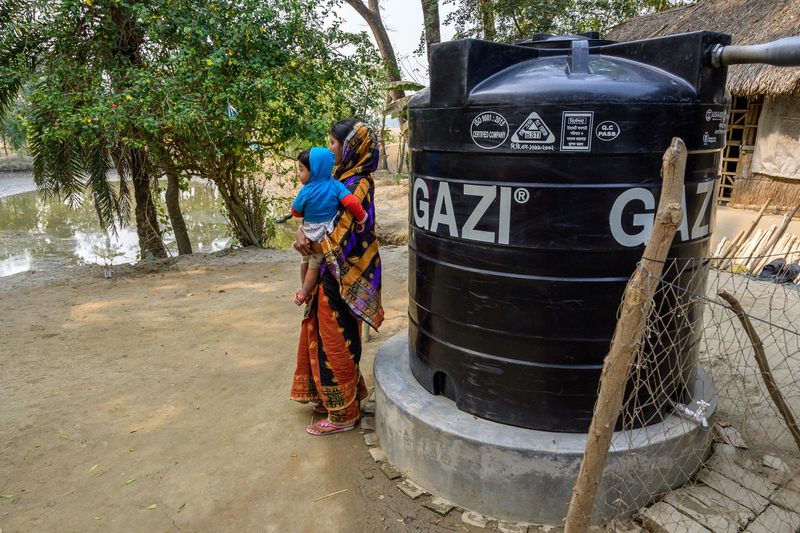 A new rainwater tank provides clean water. 