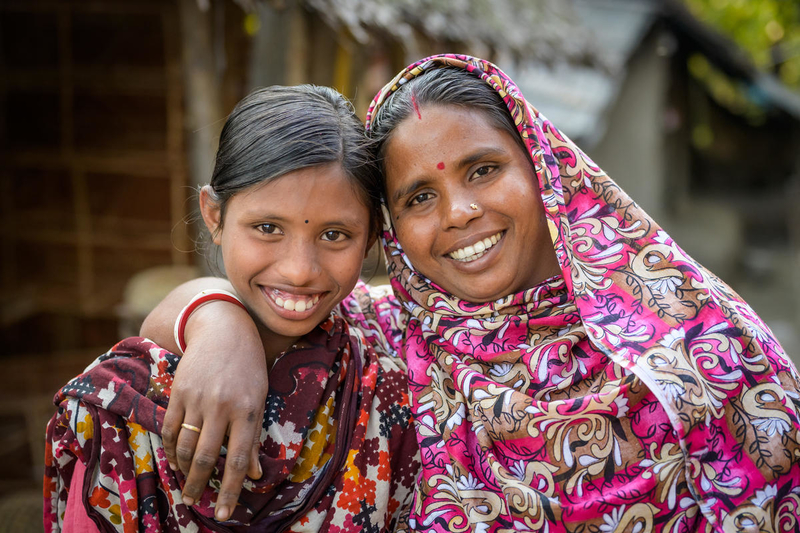 Mom and daughter in Bangladesh